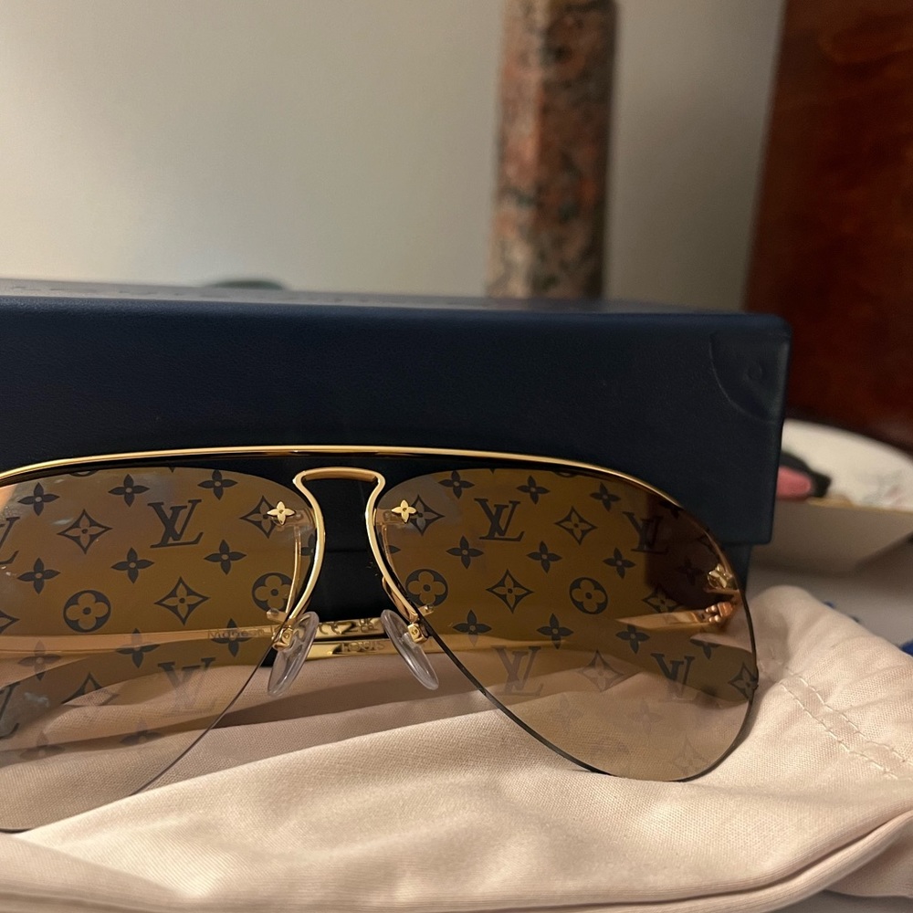Louis Vuitton Aviator Style Gold Sunglasses